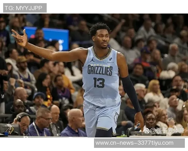 布克半场表现稳定9投4中贡献11分1助攻展现中规中矩的实力