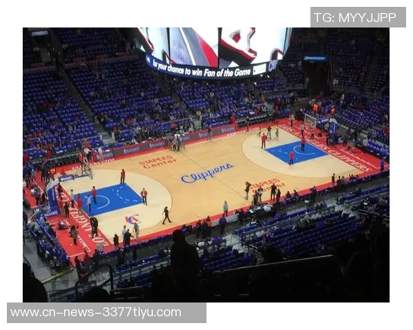 性感网红模特Monica与姐妹团齐聚NBA杯现场引发热议